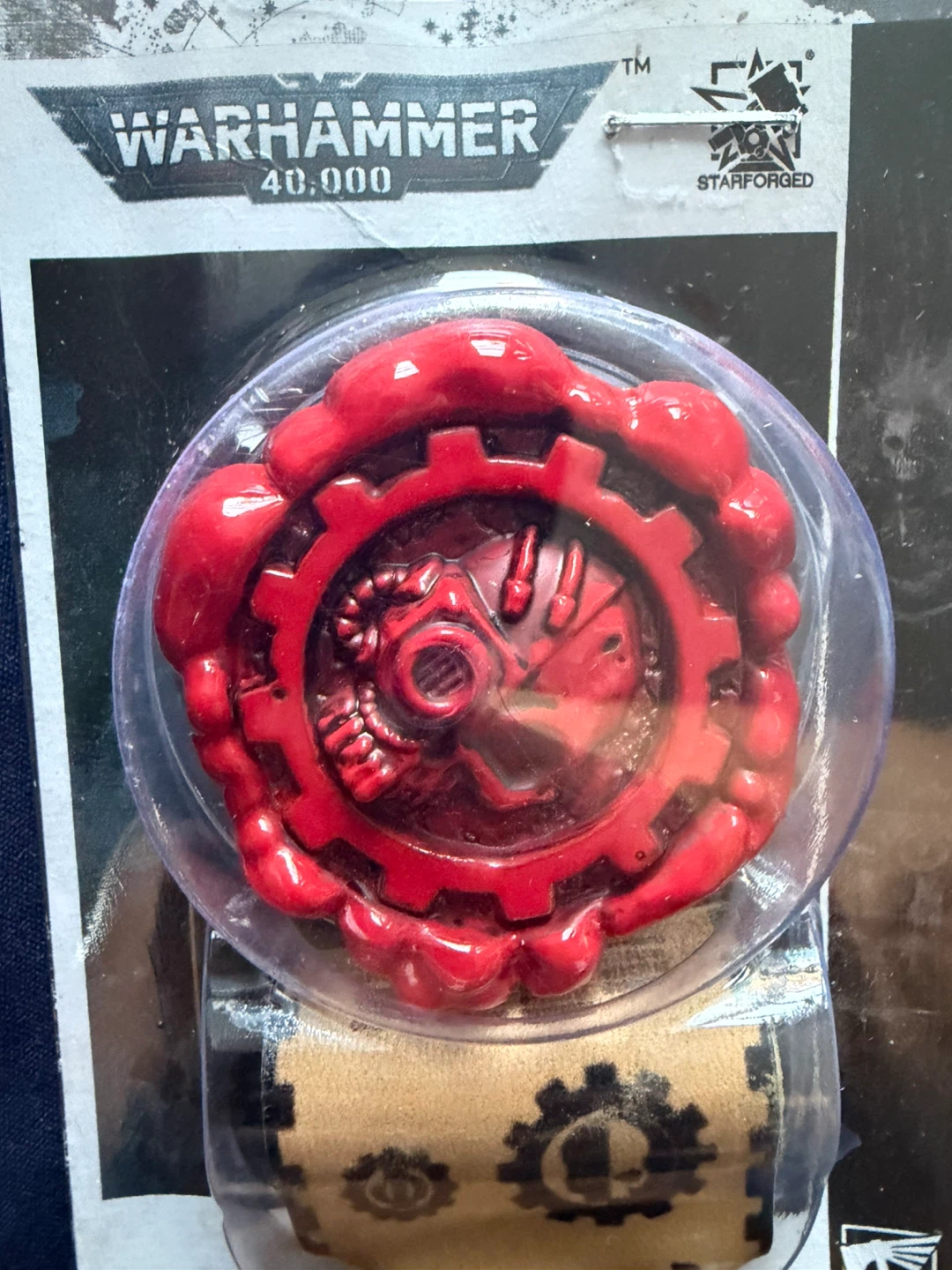 Warhammer 40K Adeptus Mechanicus Purity Seal Pin - photo 2