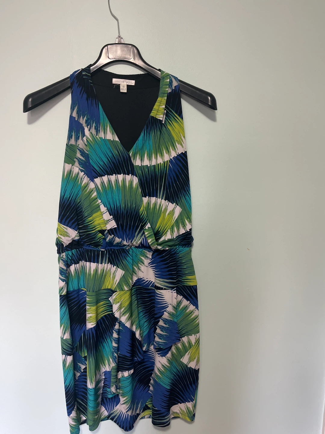 London Times Women's V-Neck Sleeveless Dress