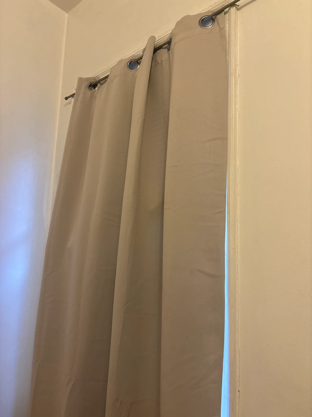 2 Light Beige Grommet Curtains - photo 2