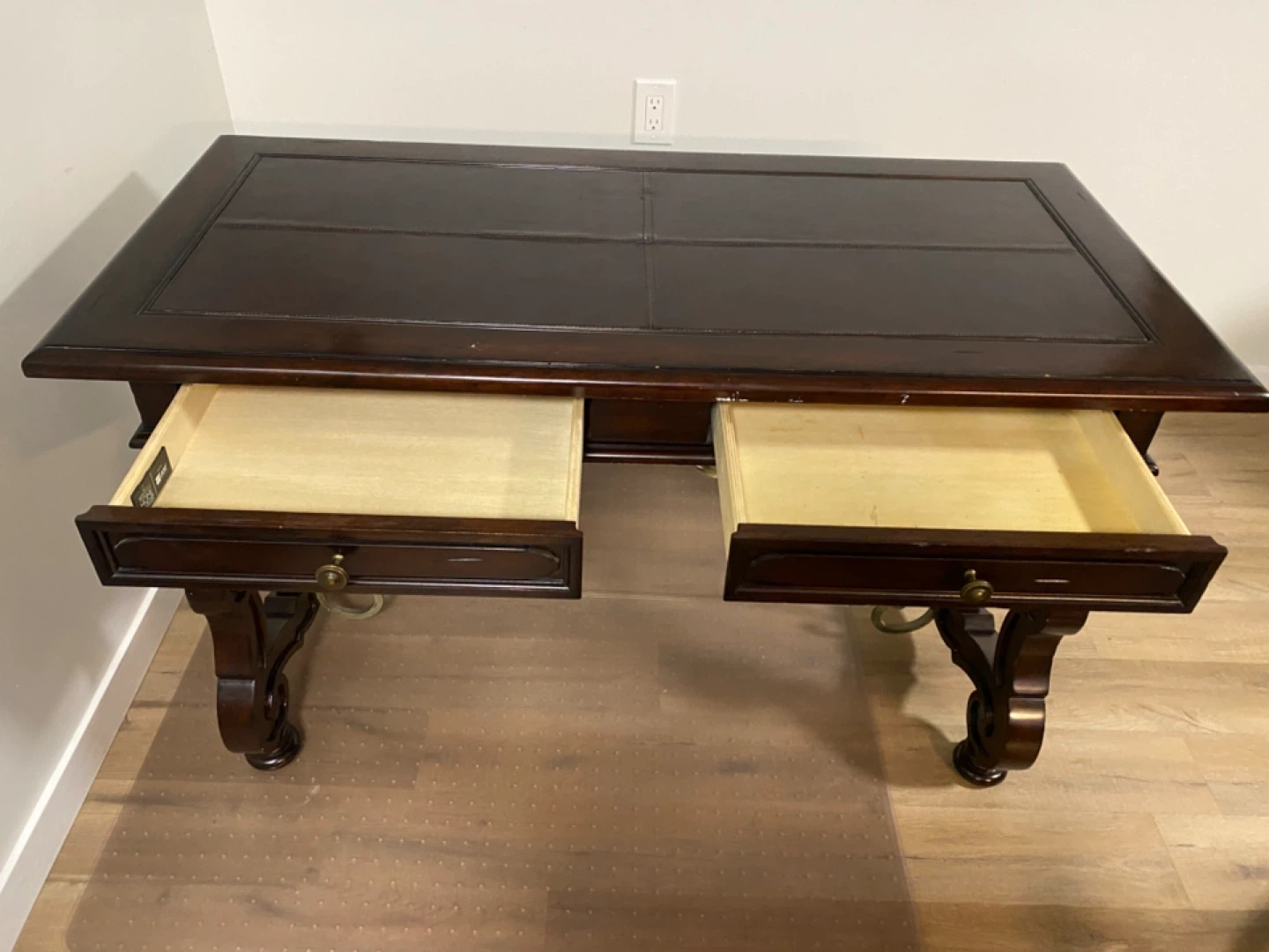 Leather top writing desk - photo 3