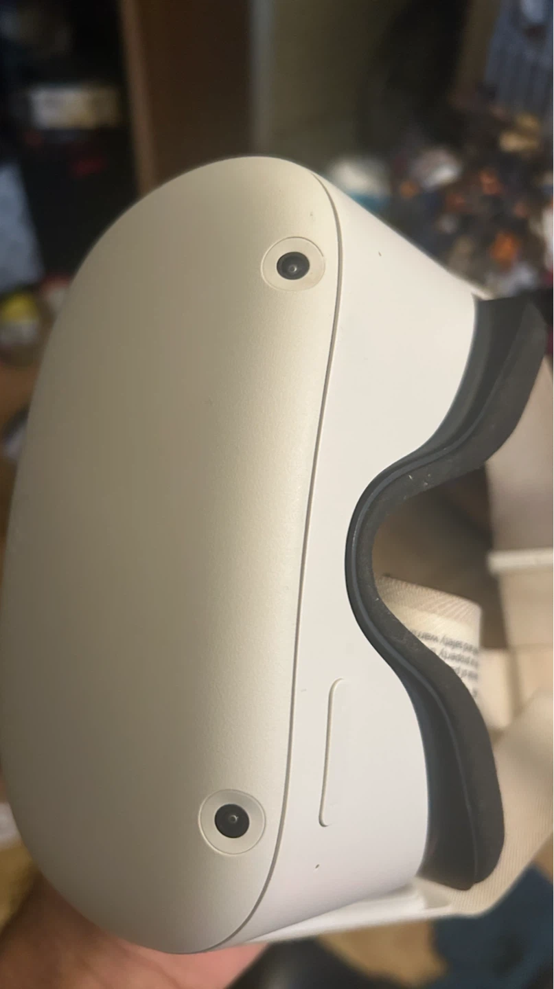Meta Quest 2 VR Headset (need it gone today) - photo 2