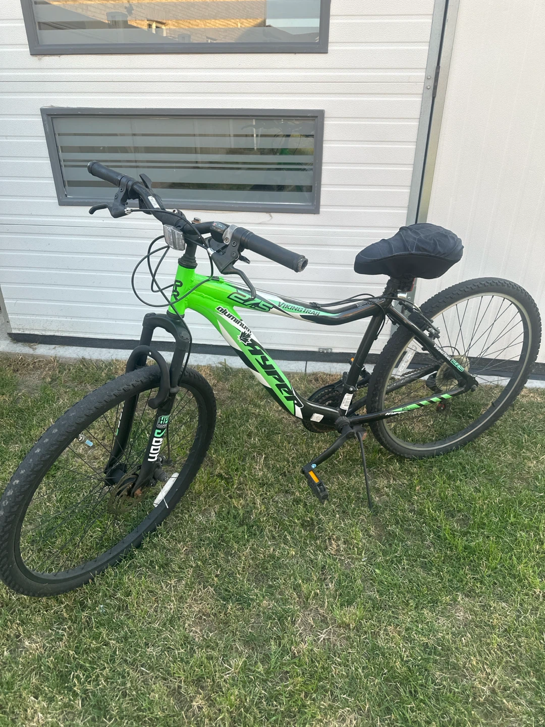 Hyper Viking Trail 27.5" Mountain Bike