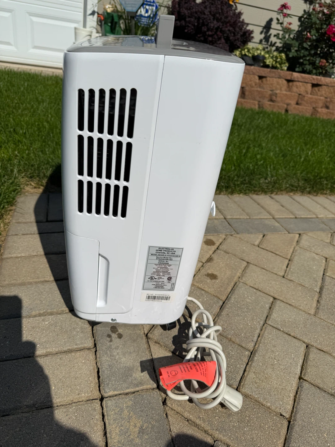 Nice and clean Dehumidifier.$100.00 or best offer. - photo 3