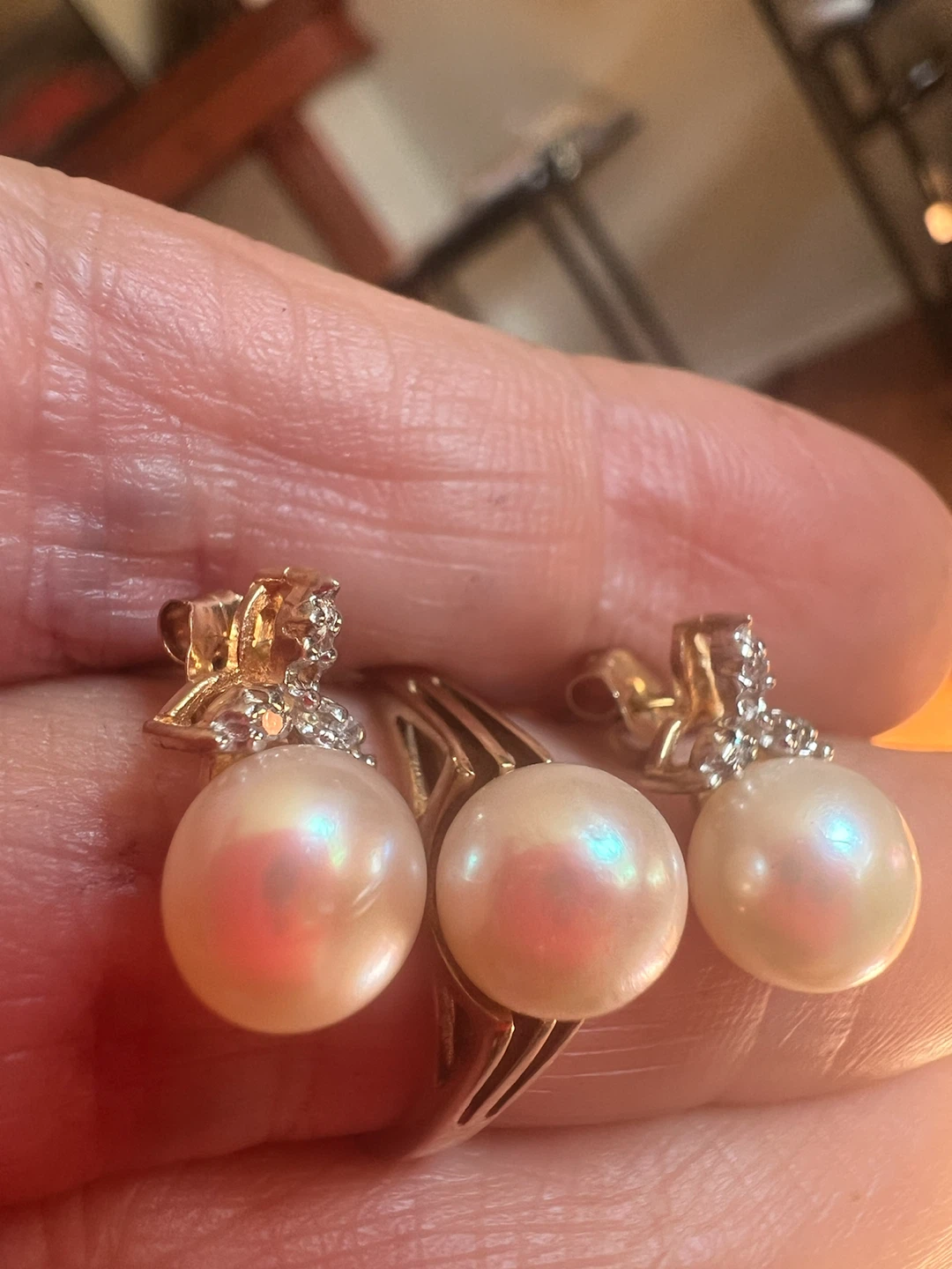 10 k Pearl and Diamond Ring and 10 k Earrings Set - photo 2