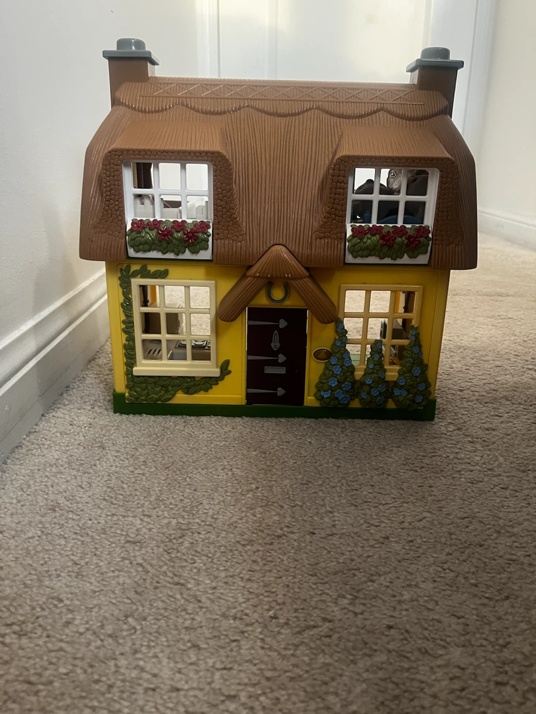 Calico Critter koala family + house with furniture