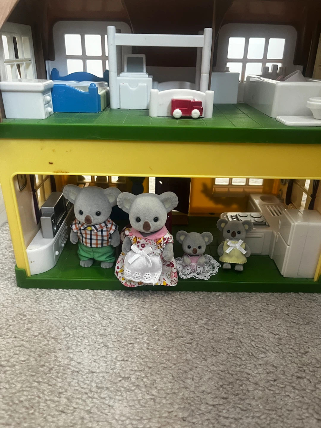 Calico Critter koala family + house with furniture - photo 2