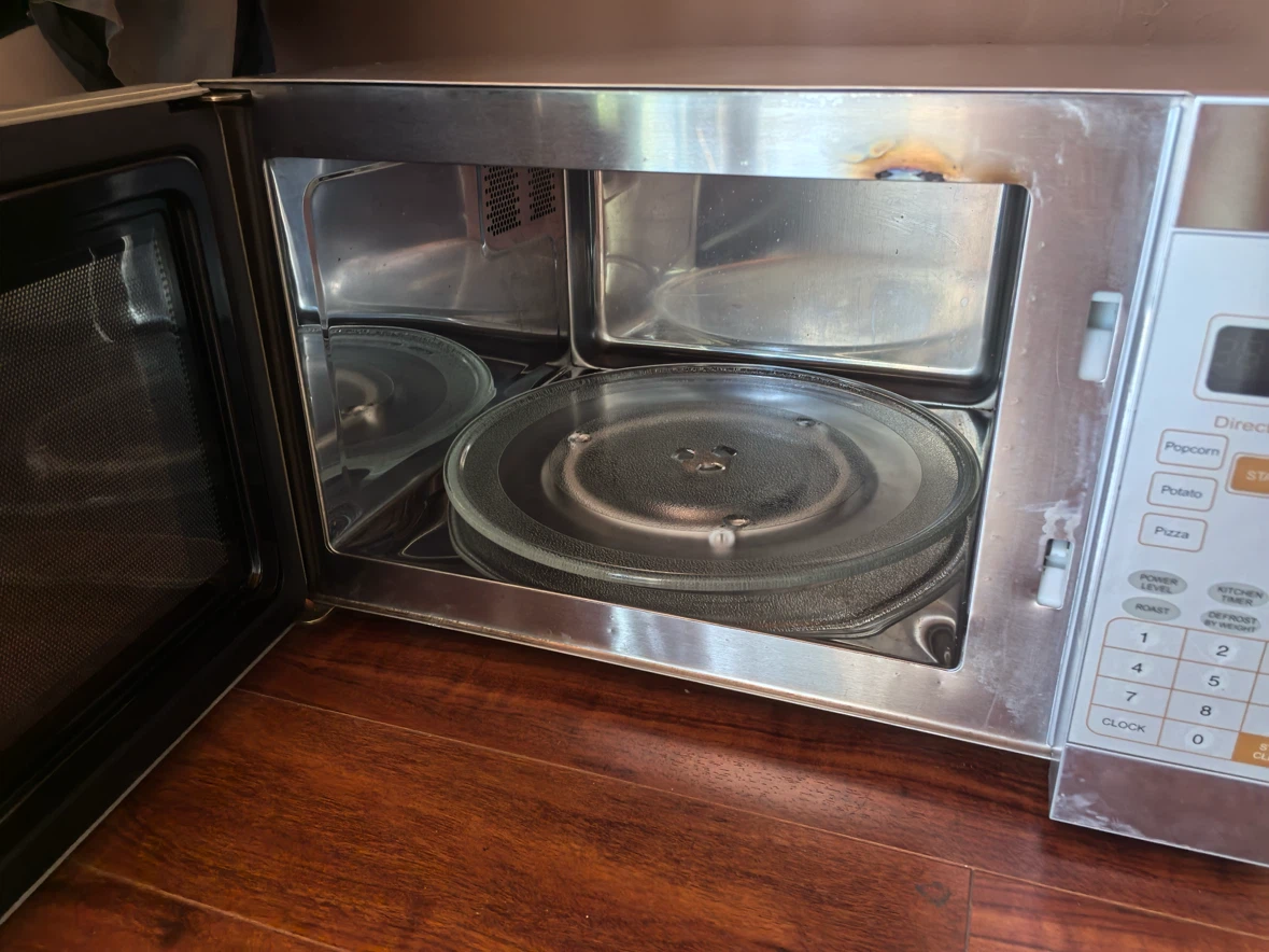 Sanyo Stainless Steel Microwave - photo 2
