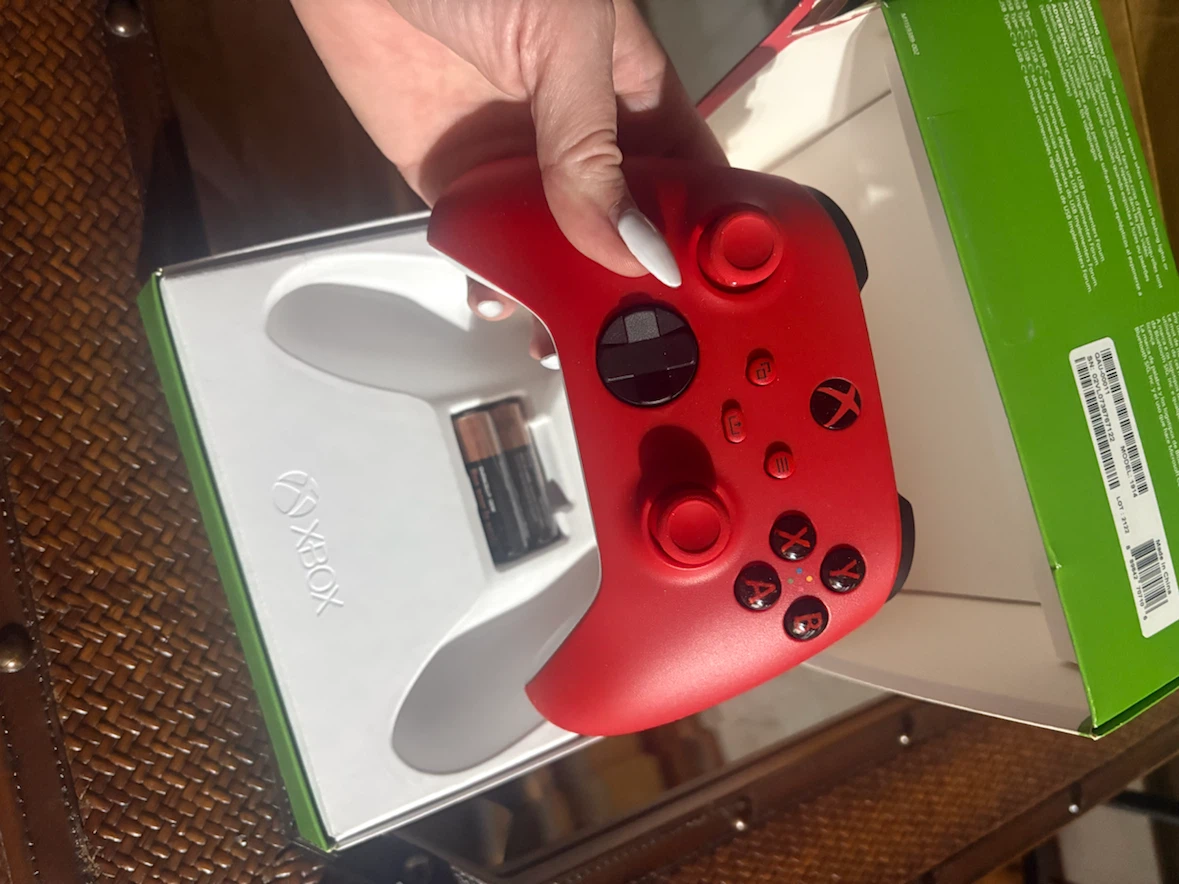 Microsoft Xbox Core Wireless Controller - Pulse Red - photo 2