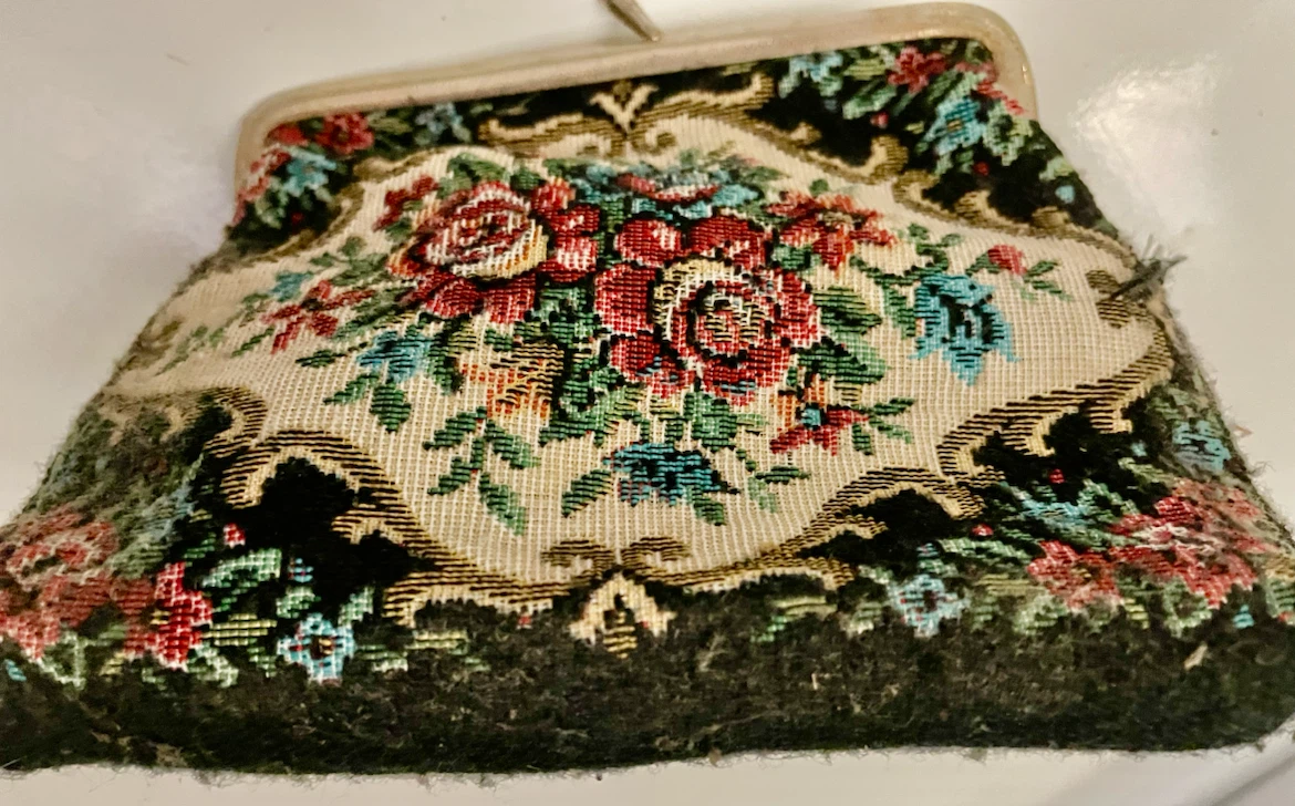 Vintage Floral Tapestry Coin Purse - photo 4
