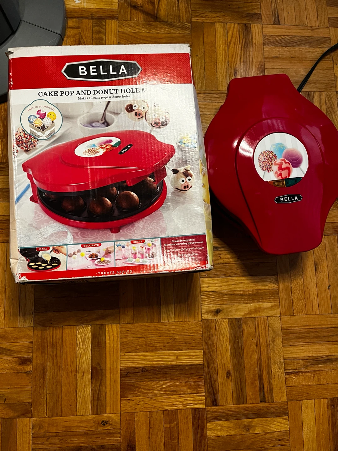 BELLA Cake Pop & Donut Hole Maker