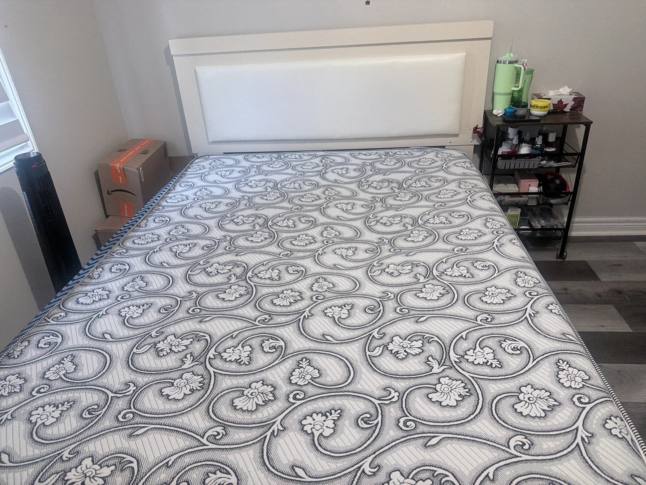 Bed with mattress - photo 2