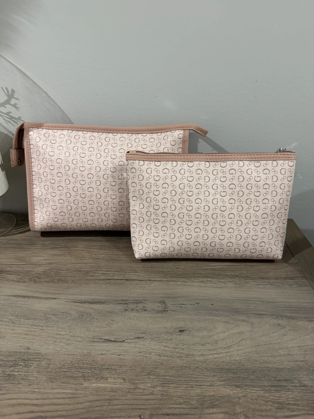 GUESS Cosmetic Bag Set - photo 2