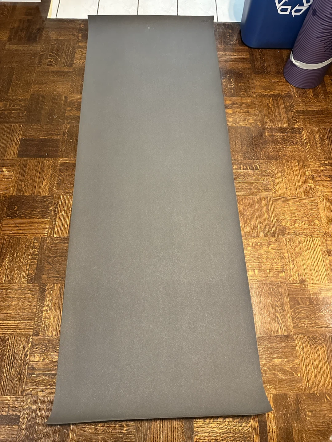 Gaiam Dark Grey Yoga Mat - photo 2