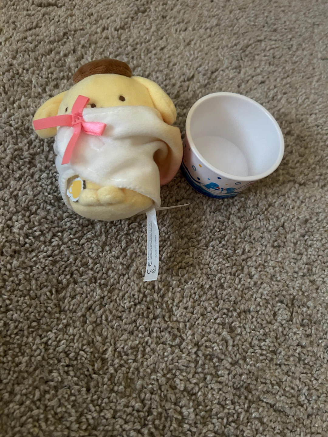 Sanrio Pompompurin Plush in Cup - photo 2