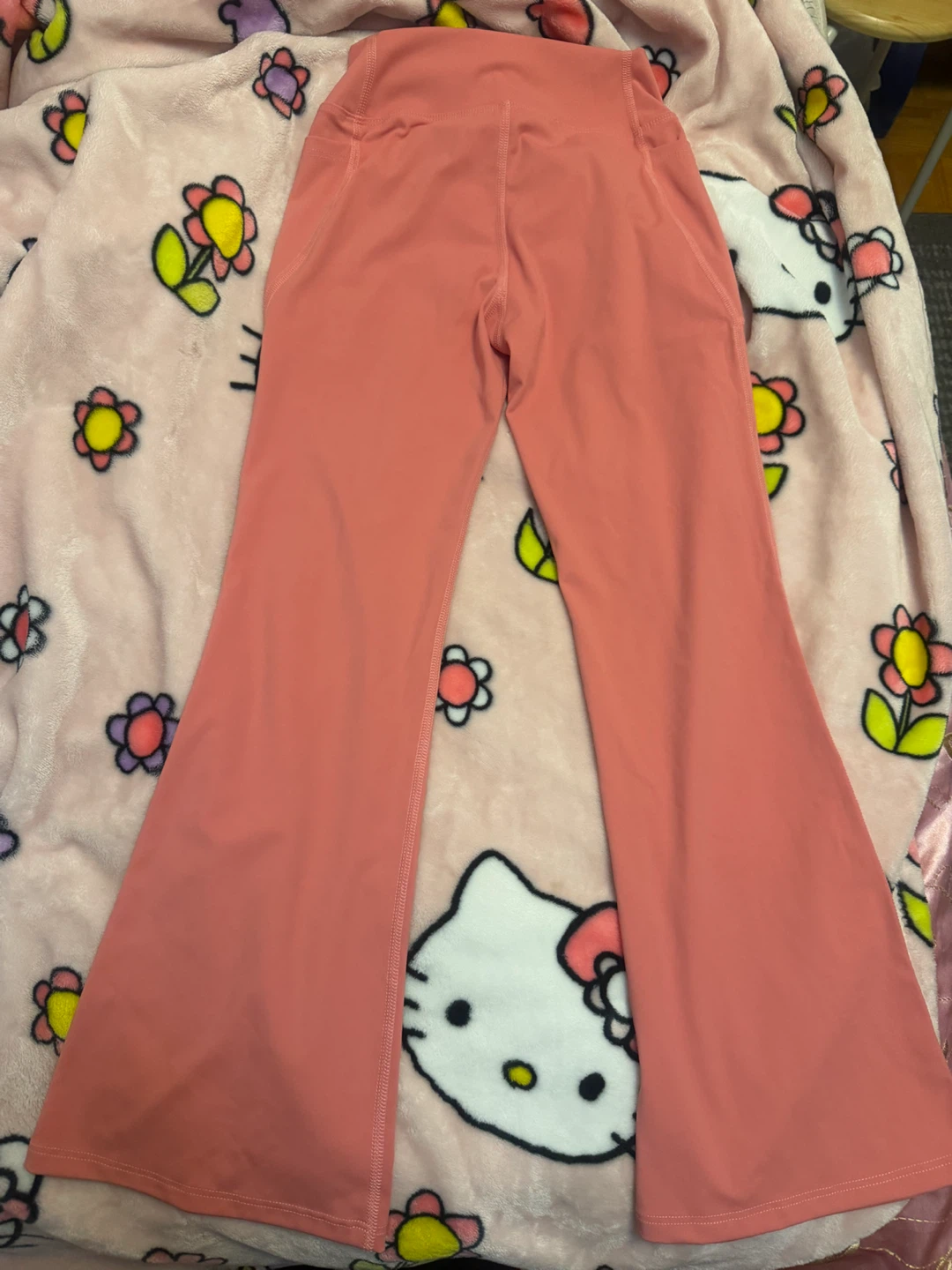 Peach flared workout leggings - photo 3