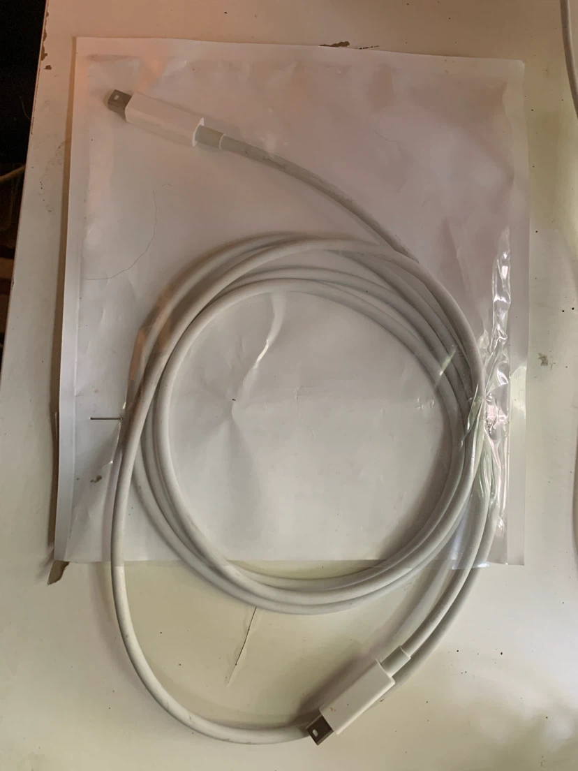 Apple Thunderbolt Cable