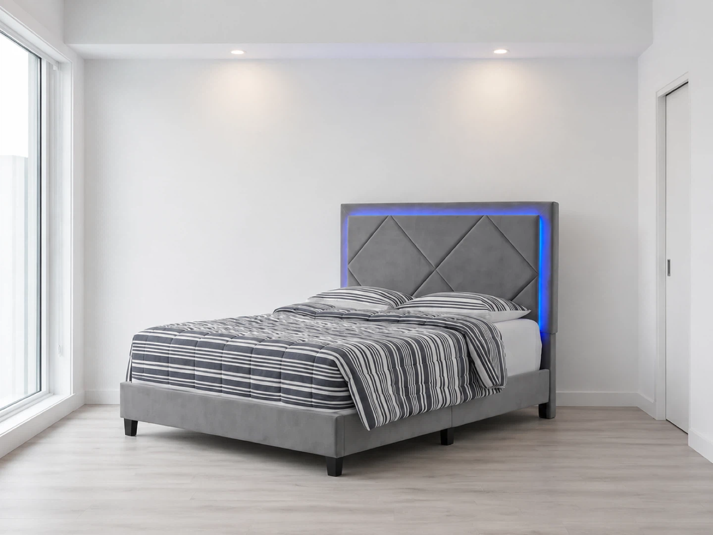 Queen bed frame like new - photo 2