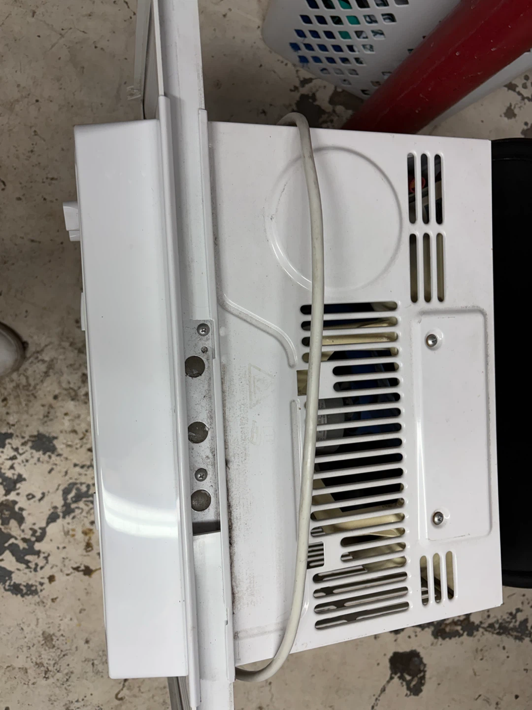 Midea Window Air Conditioner - photo 3