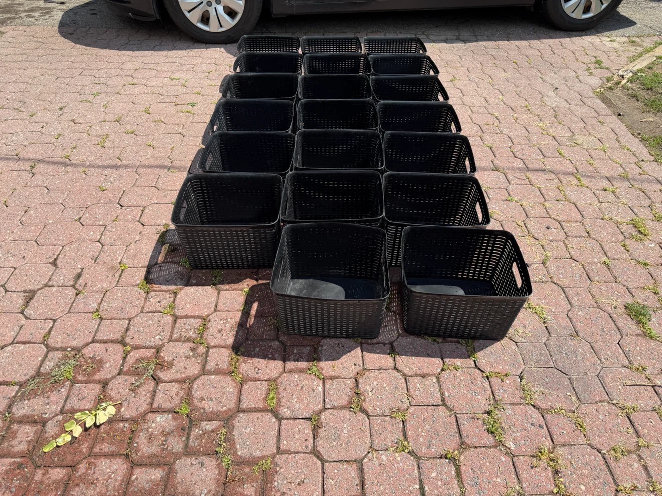 Lot of Black Storage Baskets - photo 2