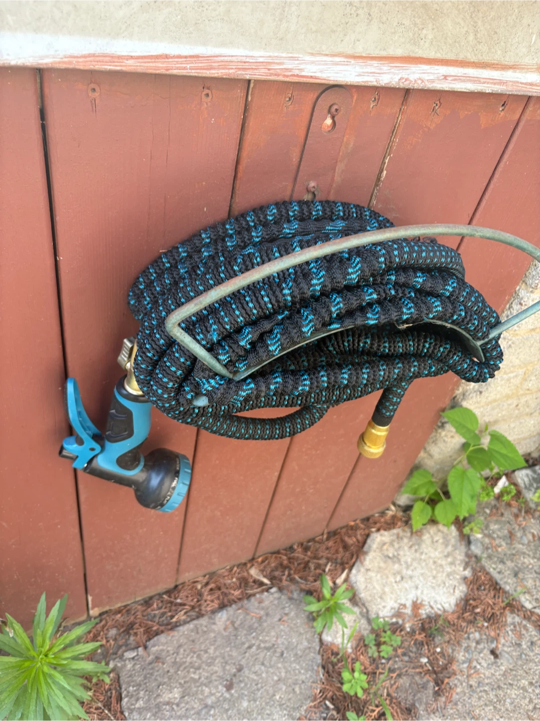 Expandable Garden Hose with Spray Nozzle - photo 2