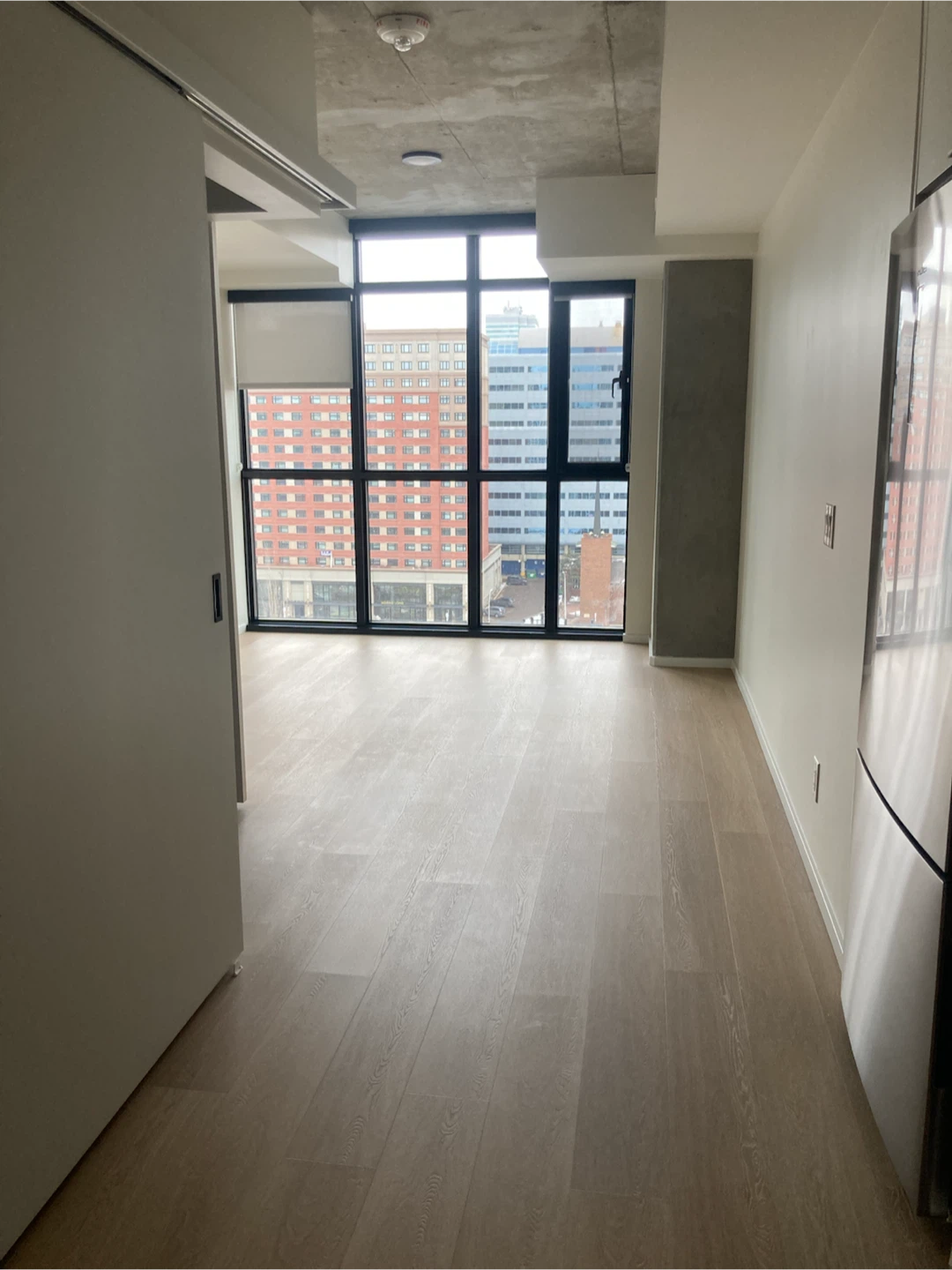Lease Takeover -CX Jr 1 Bedroom - photo 2