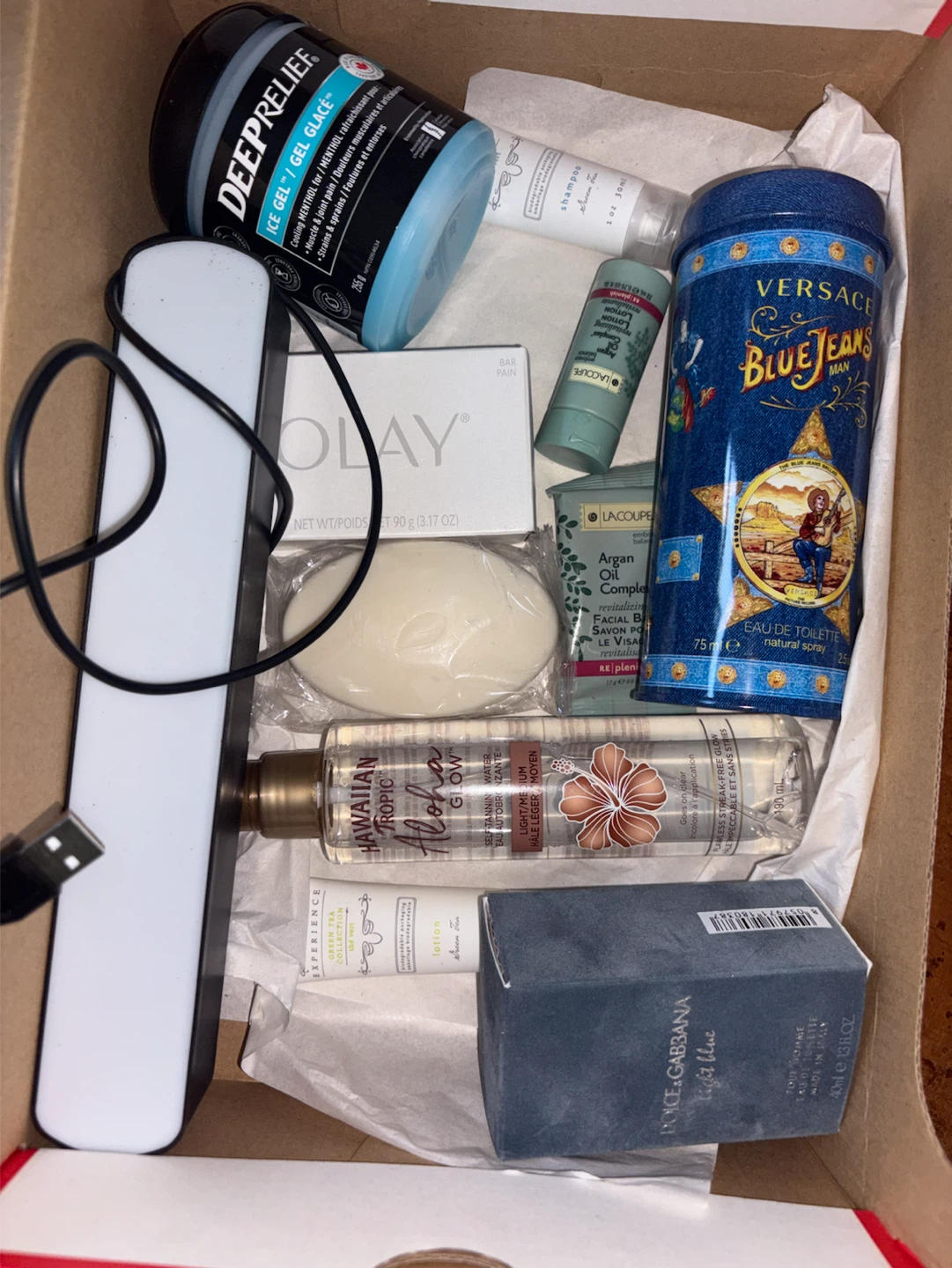 Versace Blue Jeans Man eau / Dolce & Gabbana Light Blue.
