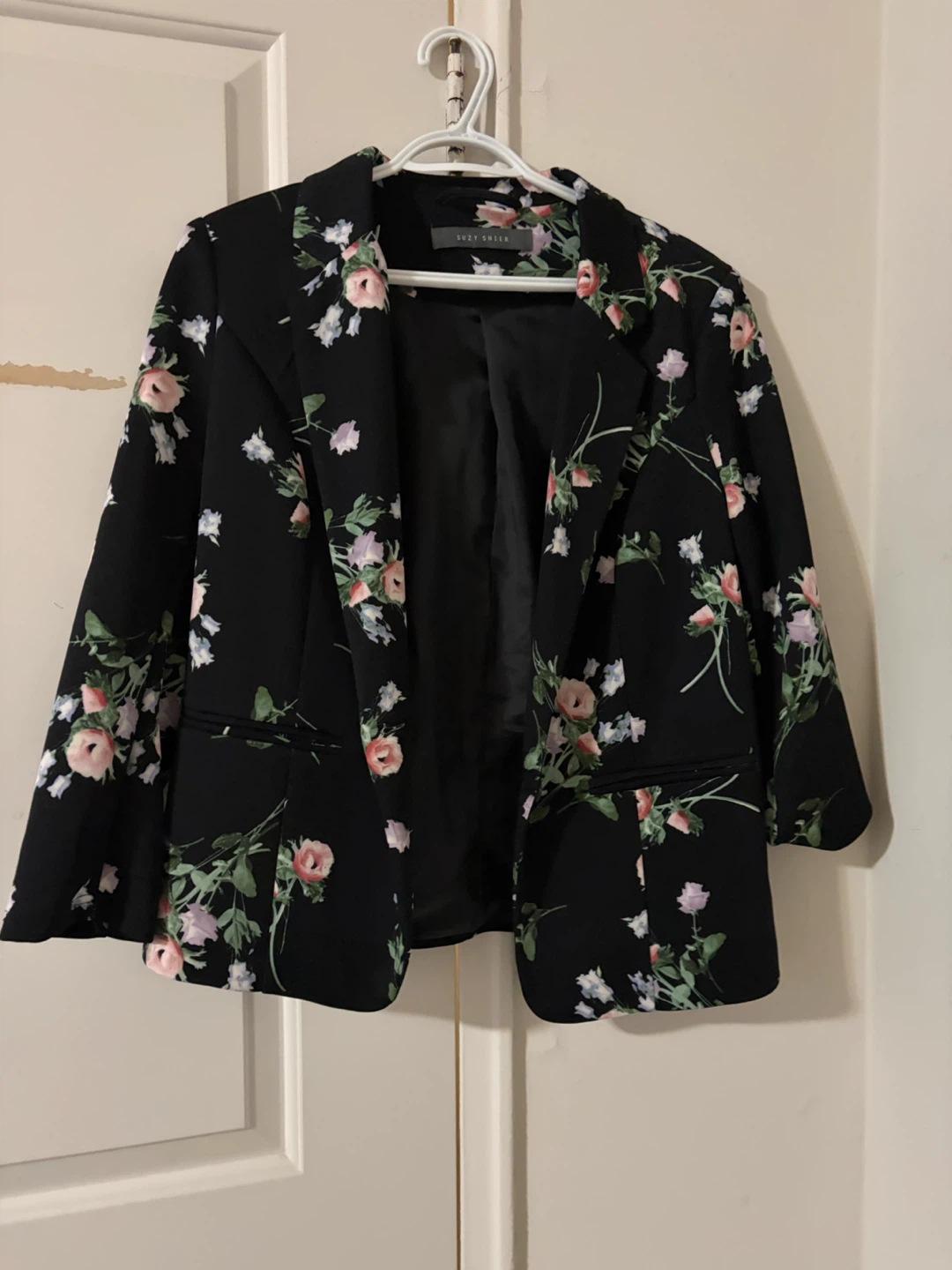 Suzy Shier Black Floral Blazer Jacket