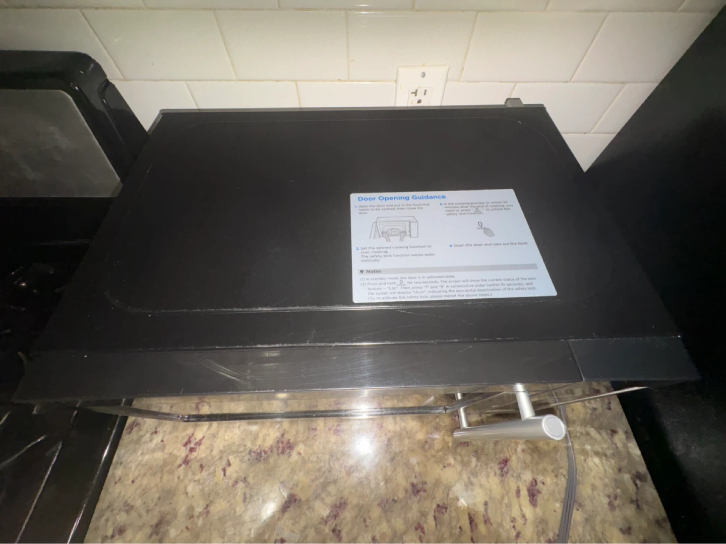 Black+Decker Stainless Steel Microwave - photo 2