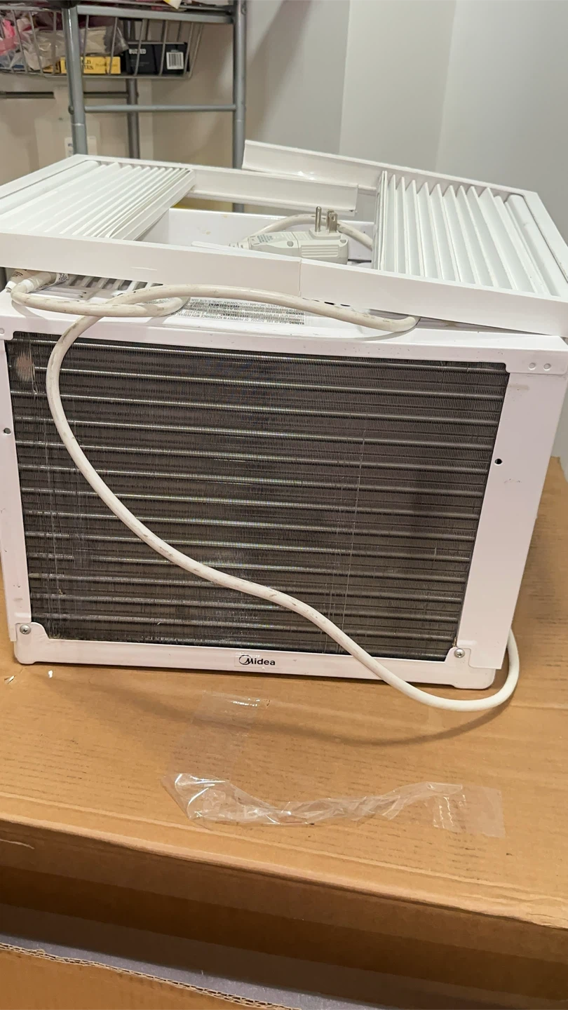 Midea window air conditioner - photo 2