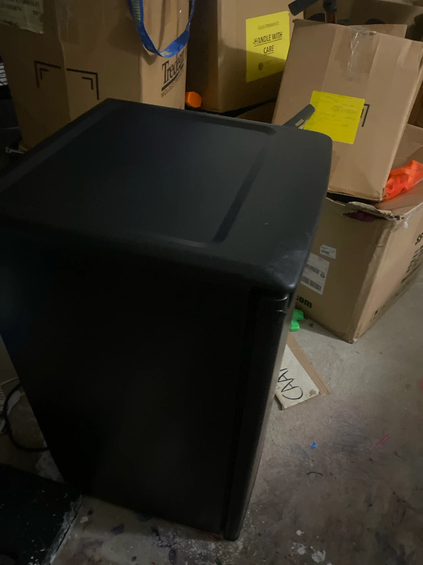Danby Mini Fridge - photo 2