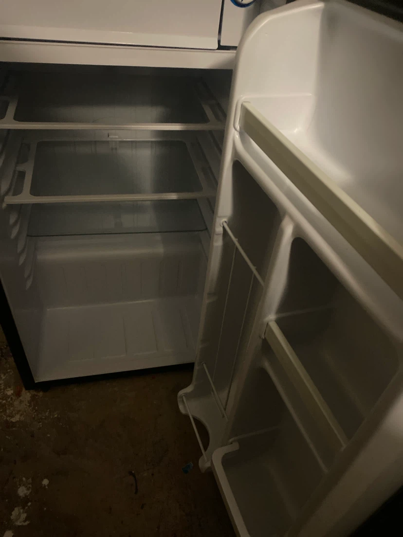 Danby Mini Fridge - photo 4