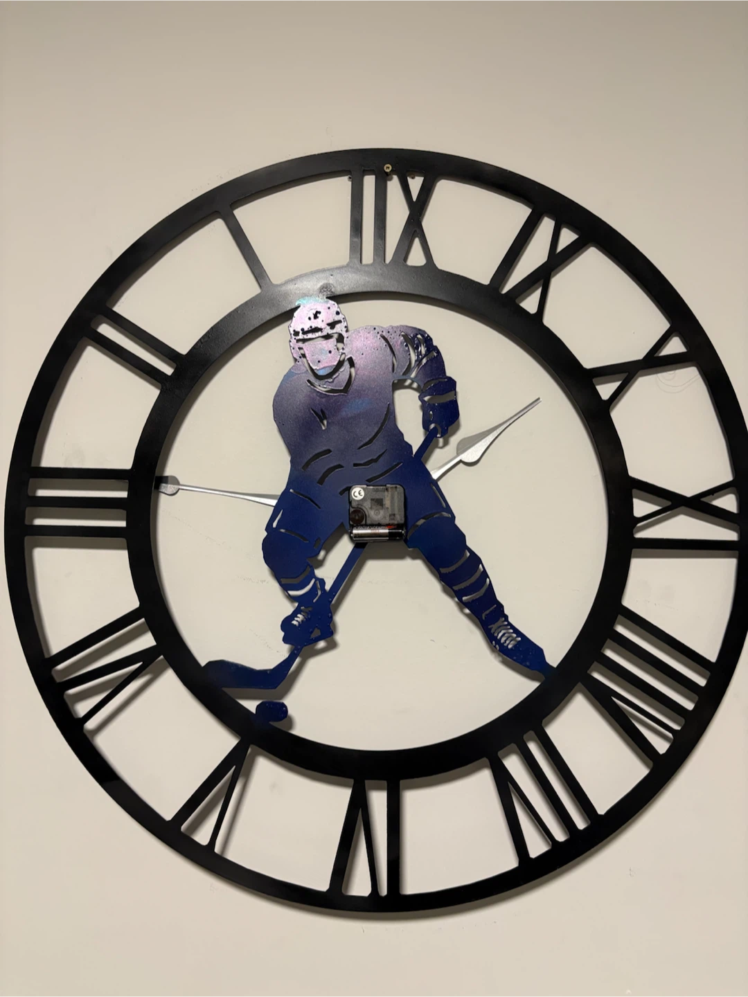75 cm (30”) Hockey Player Wall Clock - photo 2