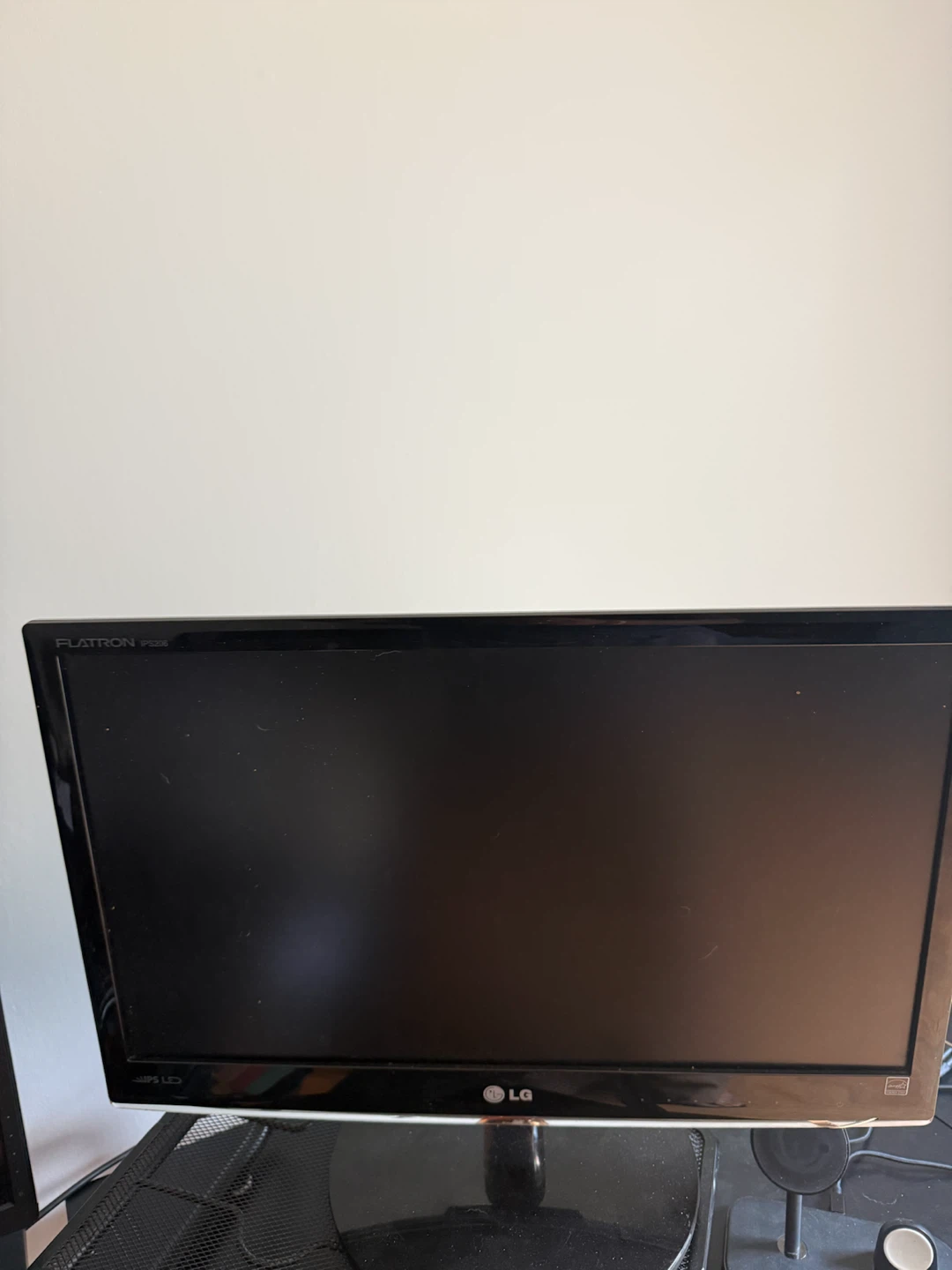 LG Flatron IPS206 Monitor - photo 2