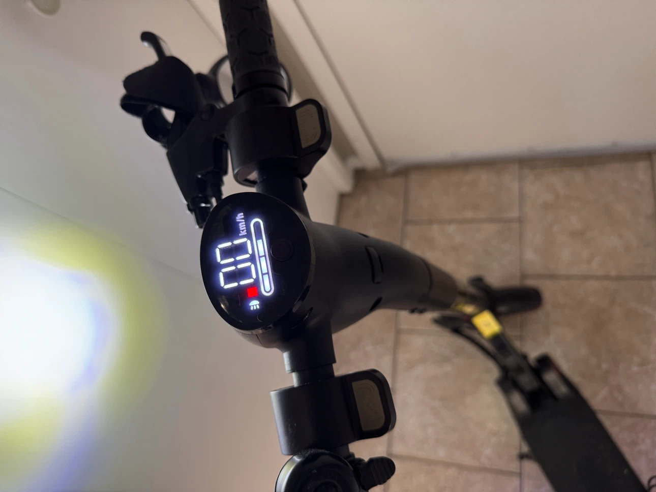 iZip Pilot electric scooter - photo 2