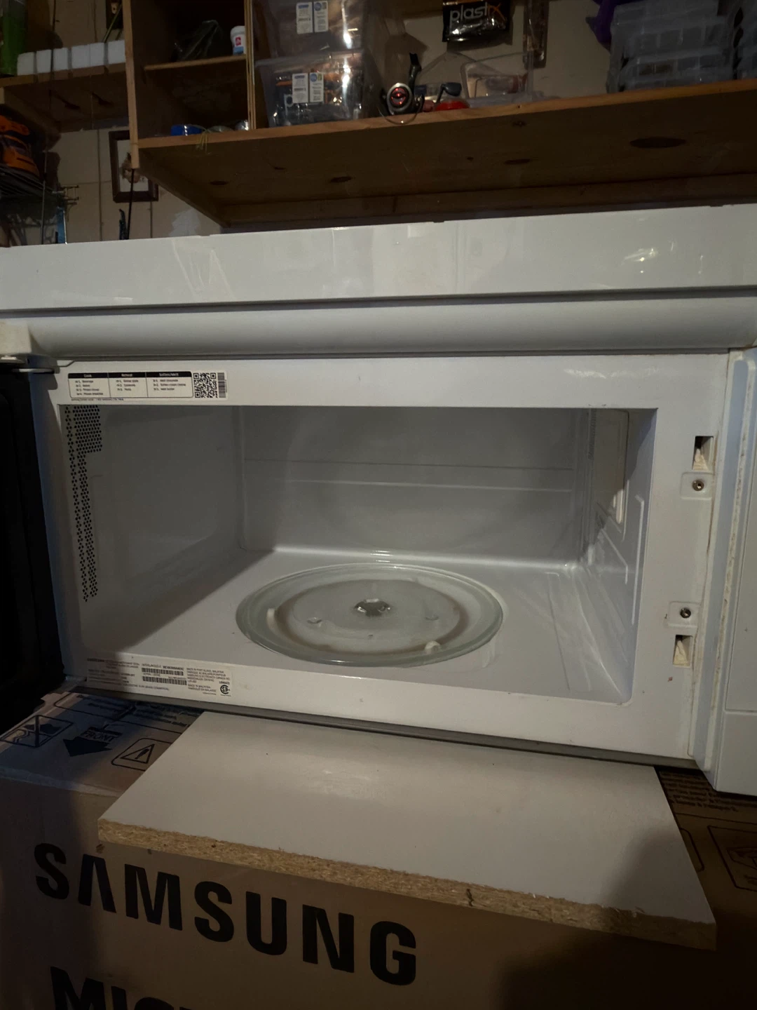 Samsung Microwave ME17R7011EW - Used - photo 2