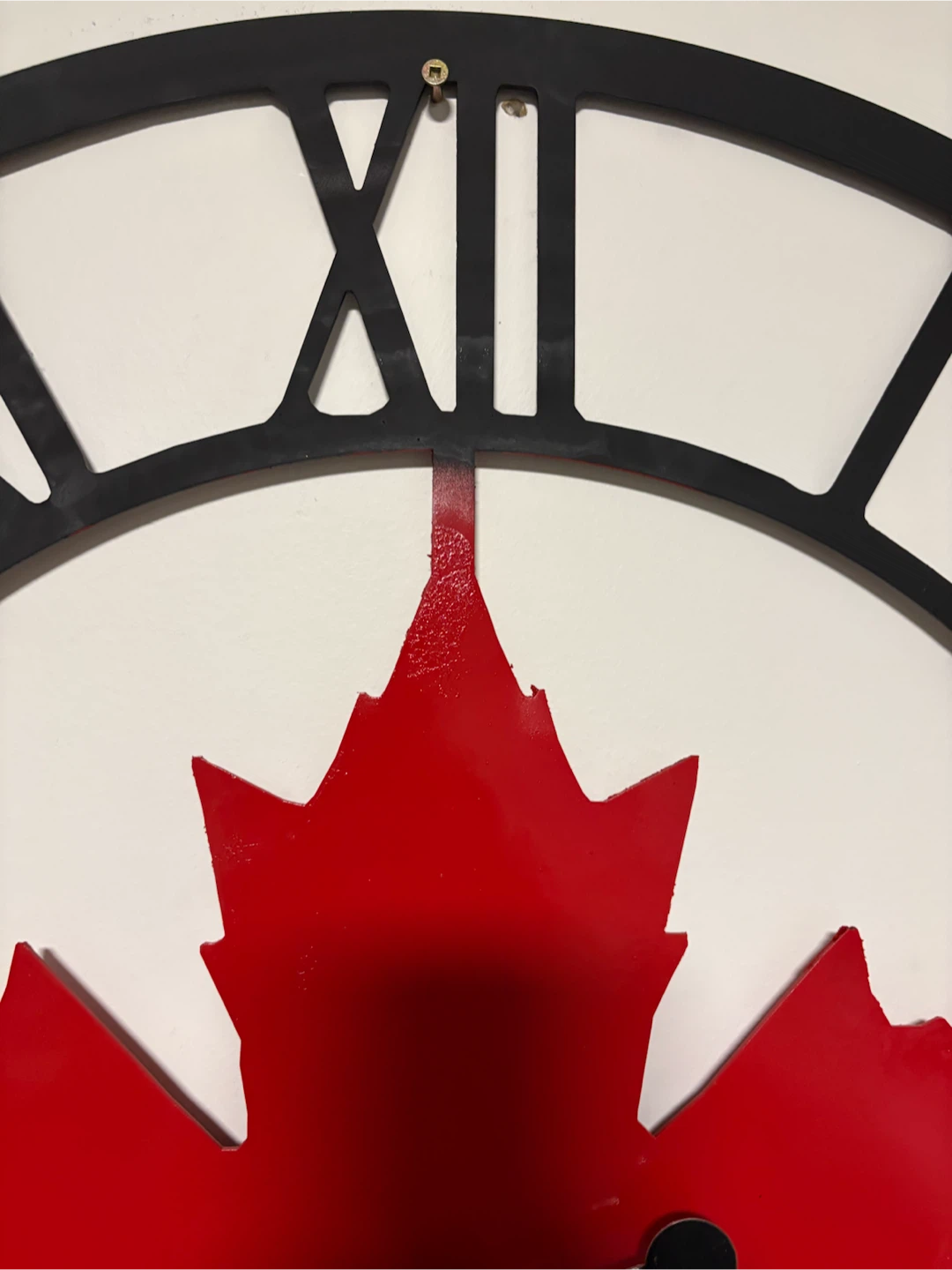 75 cm (30”) Canada Maple Leaf Wall Clock - photo 3