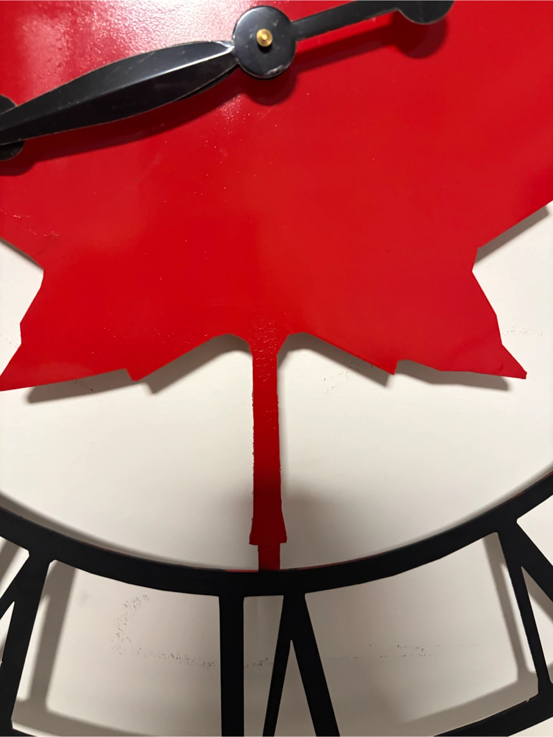 75 cm (30”) Canada Maple Leaf Wall Clock - photo 5
