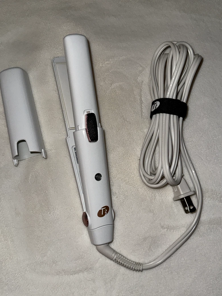 T3 SinglePass Compact Travel Styling Flat Iron with Cap