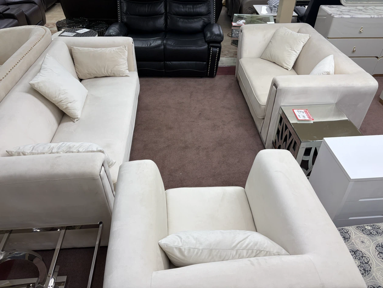 Cream Velvet Sofa set - photo 4