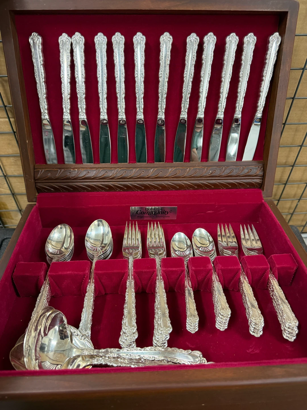 Oneida Community Silverplate Cutlery Set with Case