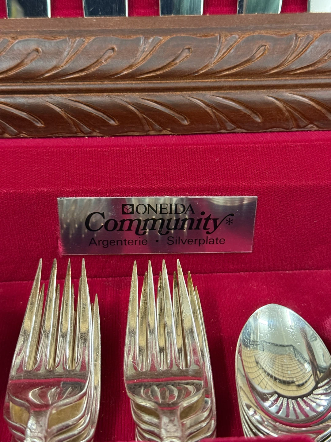 Oneida Community Silverplate Cutlery Set with Case - photo 4