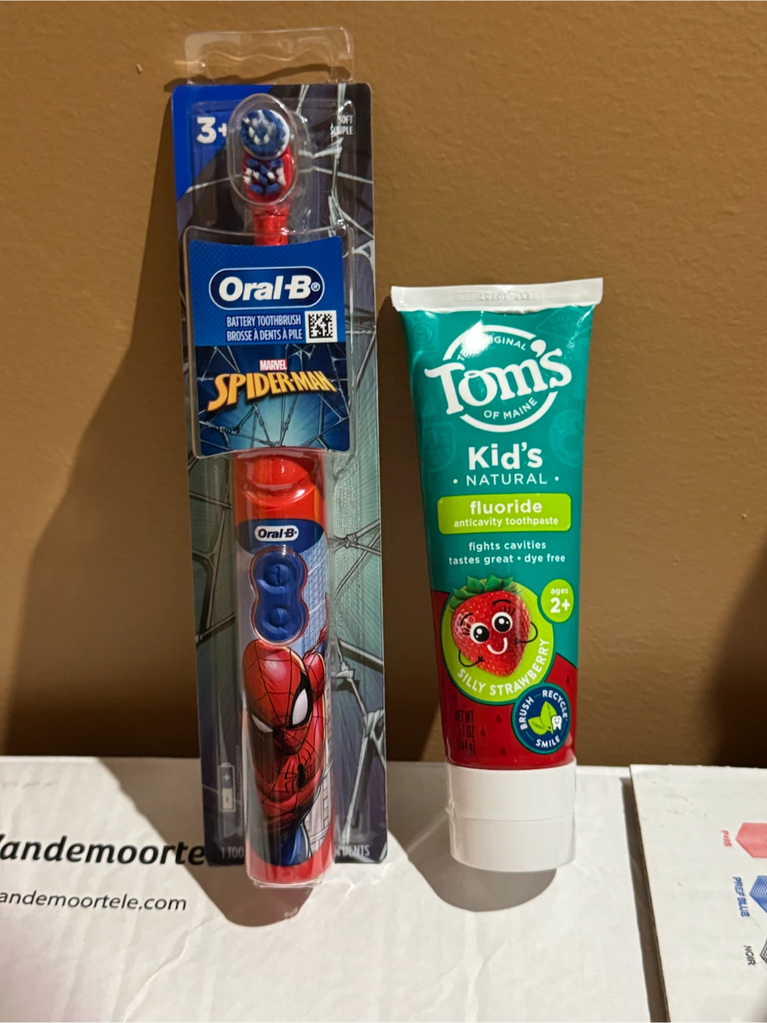 Colgate Kids electric toothbrush& Tom's Toothpaste - photo 3