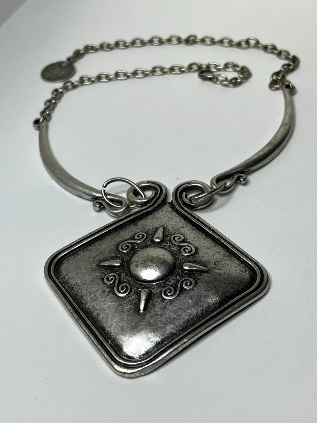 Stunning Antique Style Silver-tone Pendant Necklace - photo 2