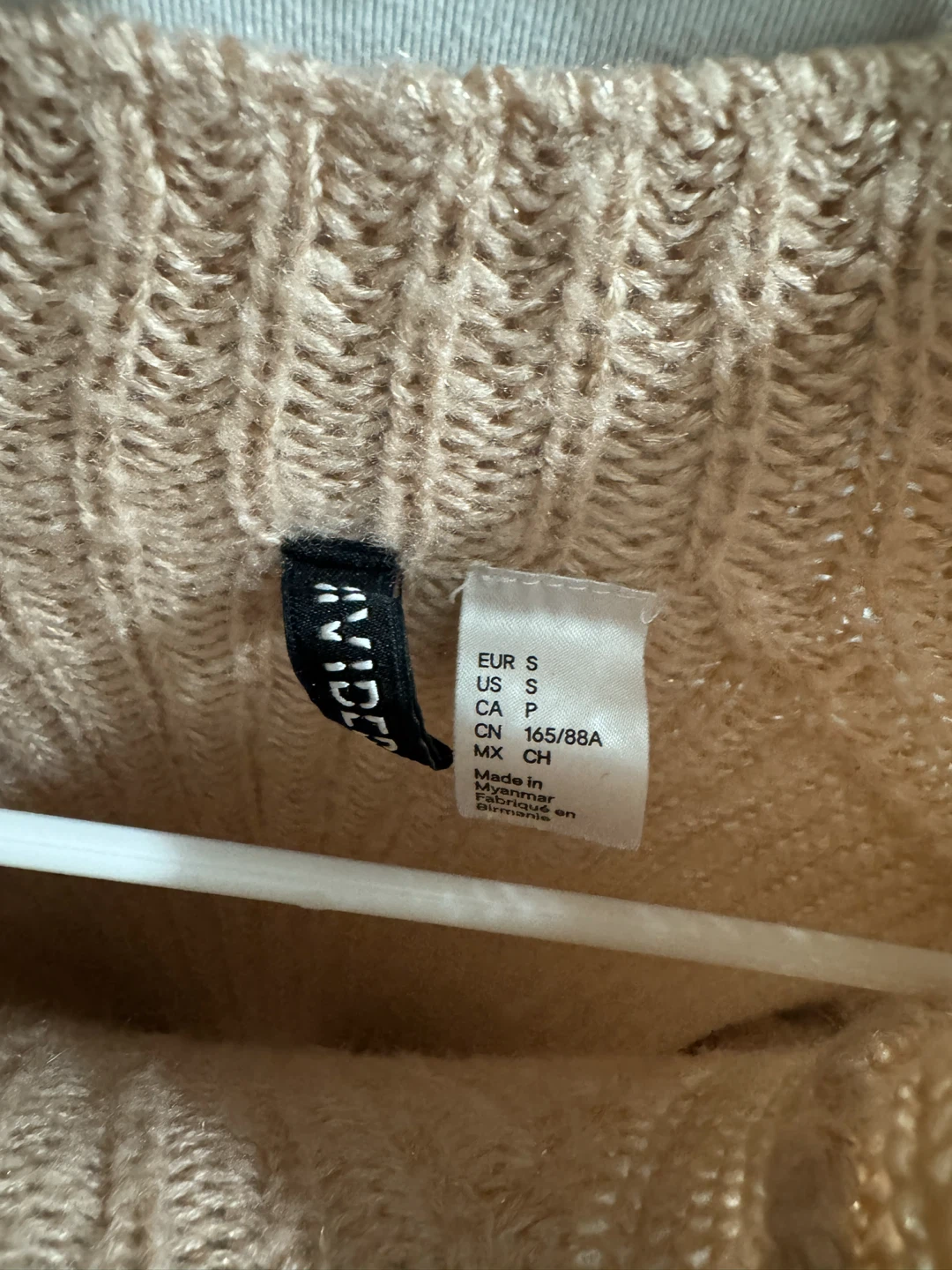 Divided H&M Sweater - Small - photo 2