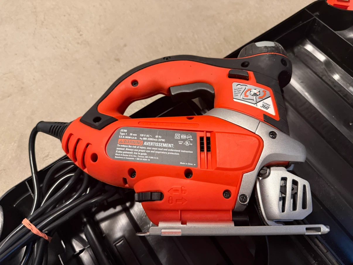 JIGSAW JS700 Black and Decker
