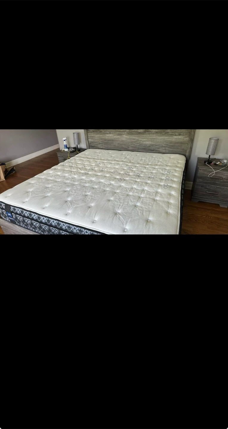 Super king bed with sealy mattress - photo 2