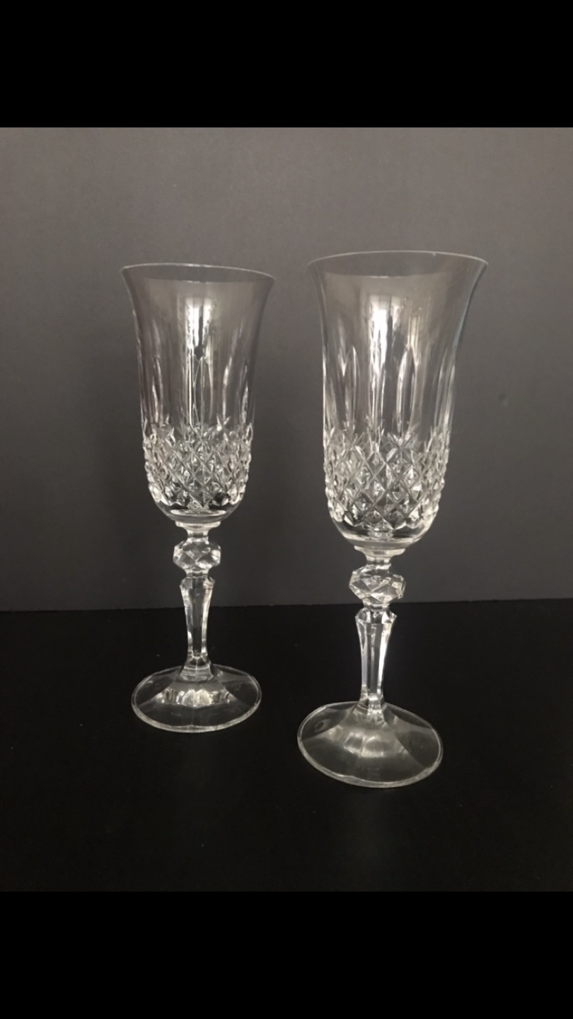 2 Crystal Champagne Flutes