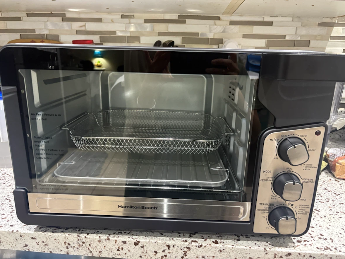 Hamilton Beach Easy View Toaster Oven with Air Fry - photo 3