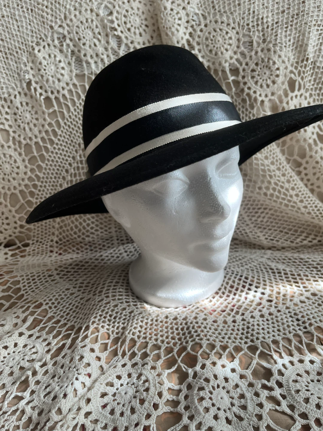 Shibui Black Wide Brim Hat, Medium