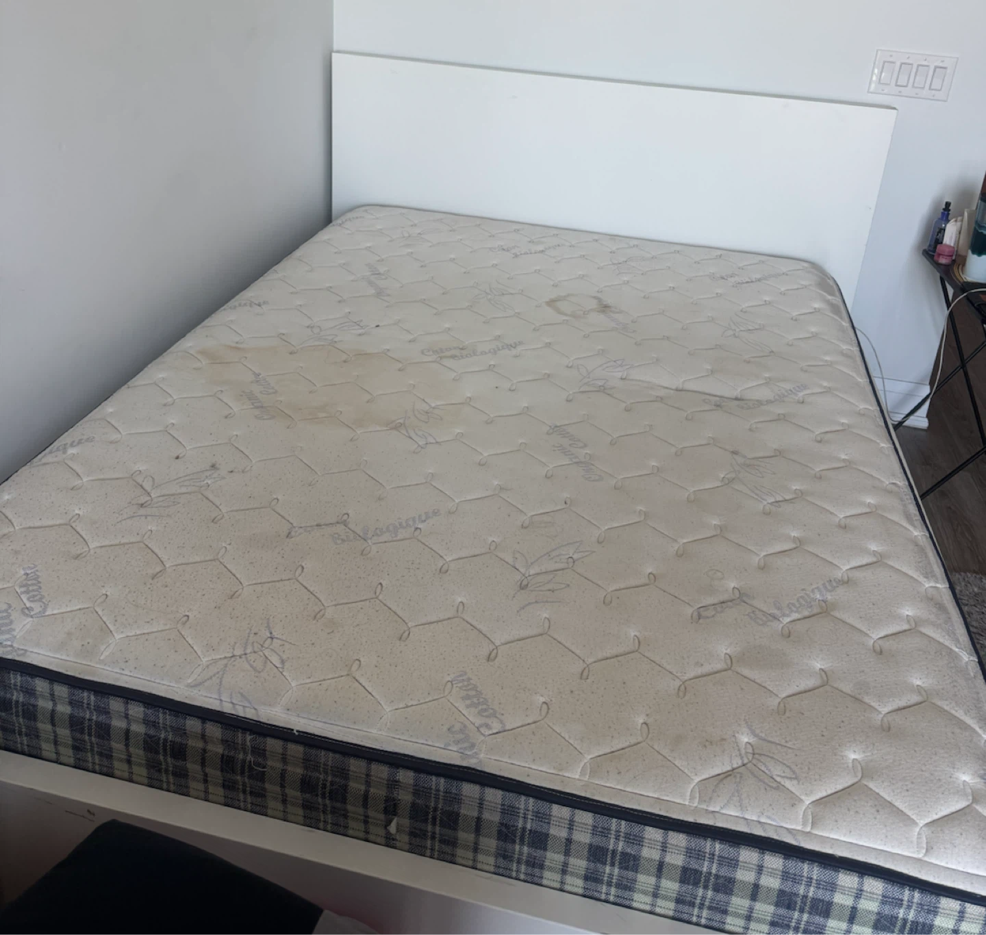 Queen Mattress & Bedframe Set - photo 3